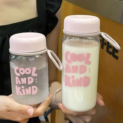 Botella de plástico 500 ml “Cool and Kind” 💧 Liviana, reutilizable y con mensaje que inspira