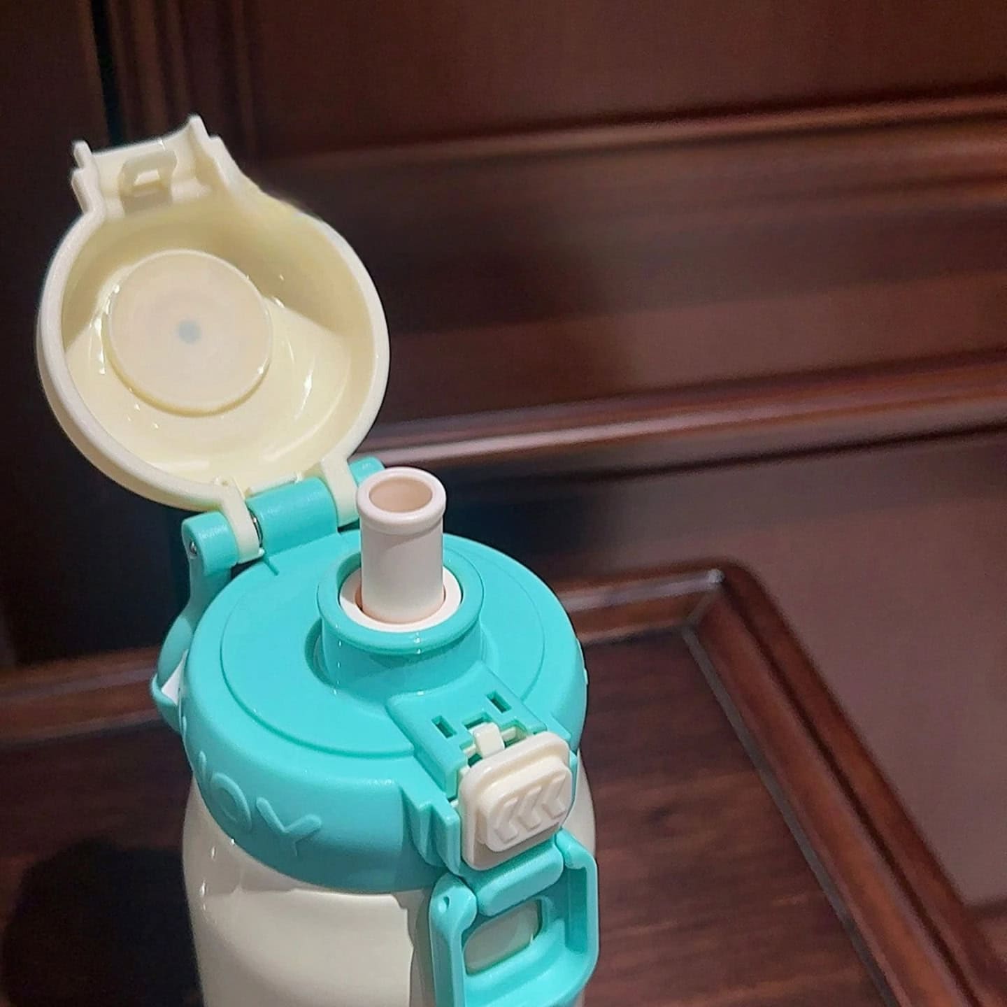 Botella térmica de acero inoxidable ENJOY 💧- 500 ml con sorbito, manija y diseño que inspira a disfrutar💧