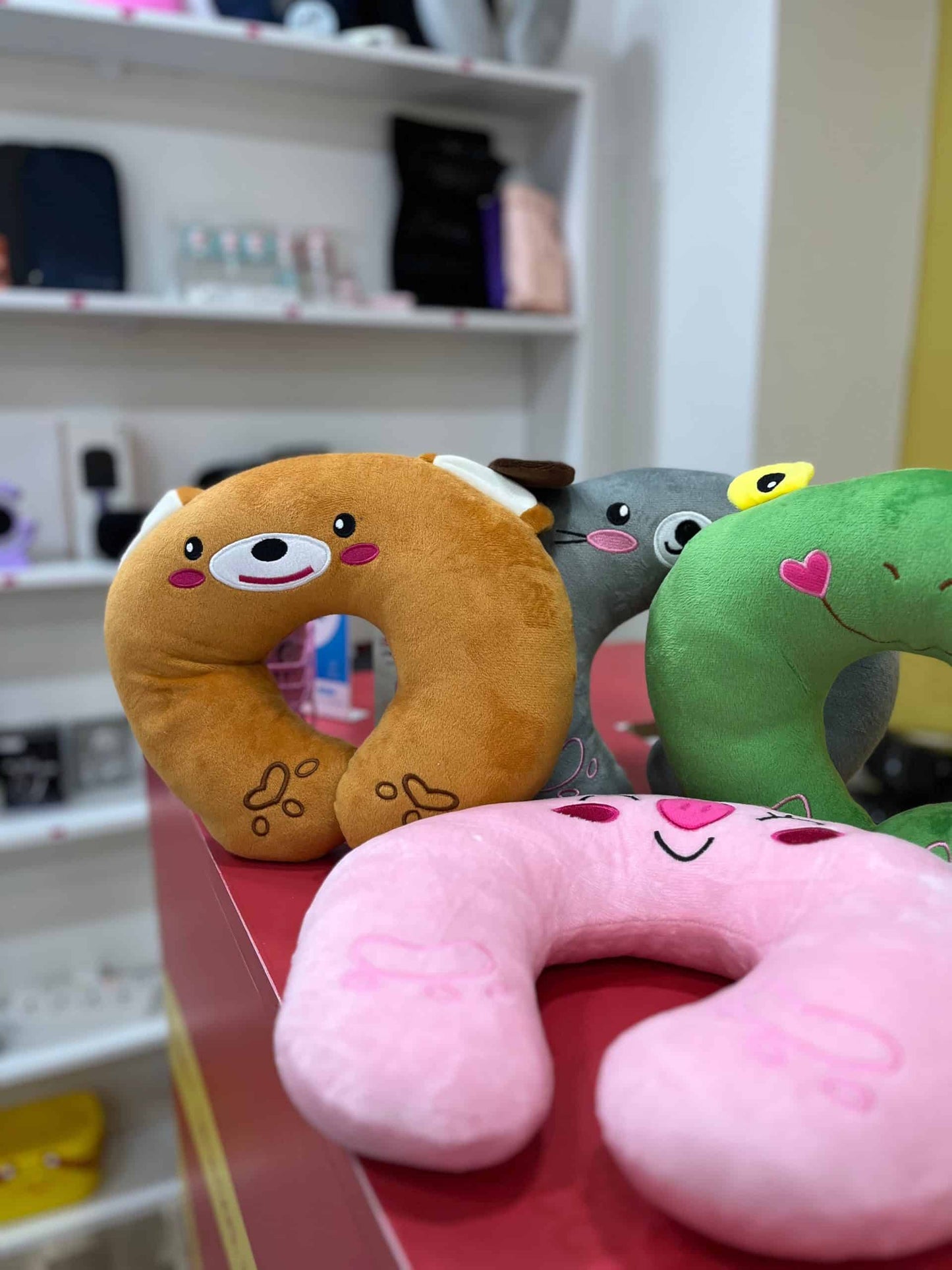 Almohada de viaje infantil con diseño de animalitos – Súper suave y ergonómica