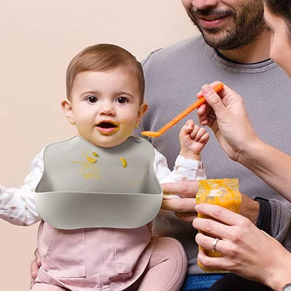 Babero de silicona con bolsillo recolector de comida
