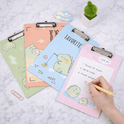 Tabla con Gancho para Hojas A4 - ¡Sujeta tus Ideas con un Toque Kawaii! 🦖🐶✨