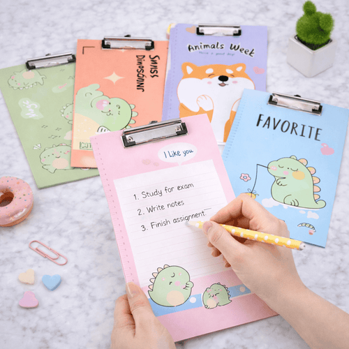 Tabla con Gancho para Hojas A4 - ¡Sujeta tus Ideas con un Toque Kawaii! 🦖🐶✨