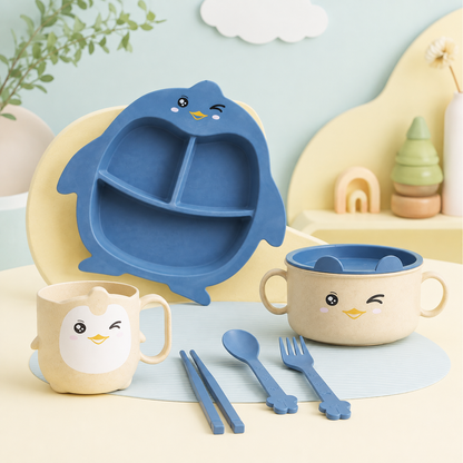 Set de Alimentación Infantil Pingüino de 5 Piezas con Plato Dividido, Bowl con Tapa, Taza y Cubiertos