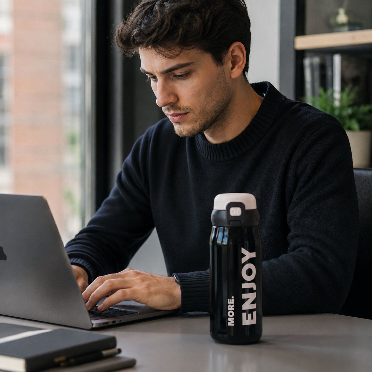 Botella térmica de acero inoxidable ENJOY 💧- 500 ml con sorbito, manija y diseño que inspira a disfrutar💧