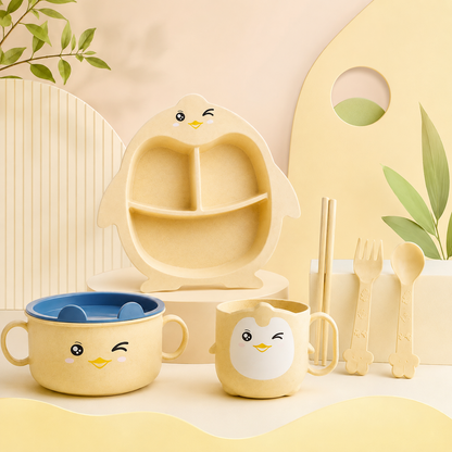 Set de Alimentación Infantil Pingüino de 5 Piezas con Plato Dividido, Bowl con Tapa, Taza y Cubiertos