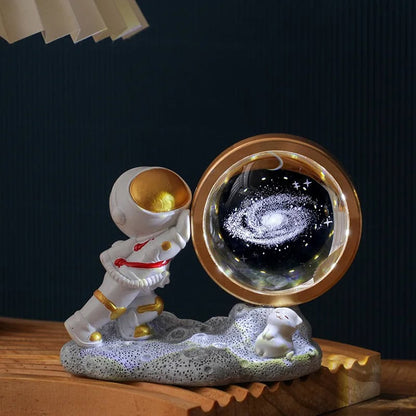 Lámpara Decorativa Astronauta y Cristal Espacial - ¡La Fusión Perfecta de Estilo Cósmico y Elegancia! 🌌🚀