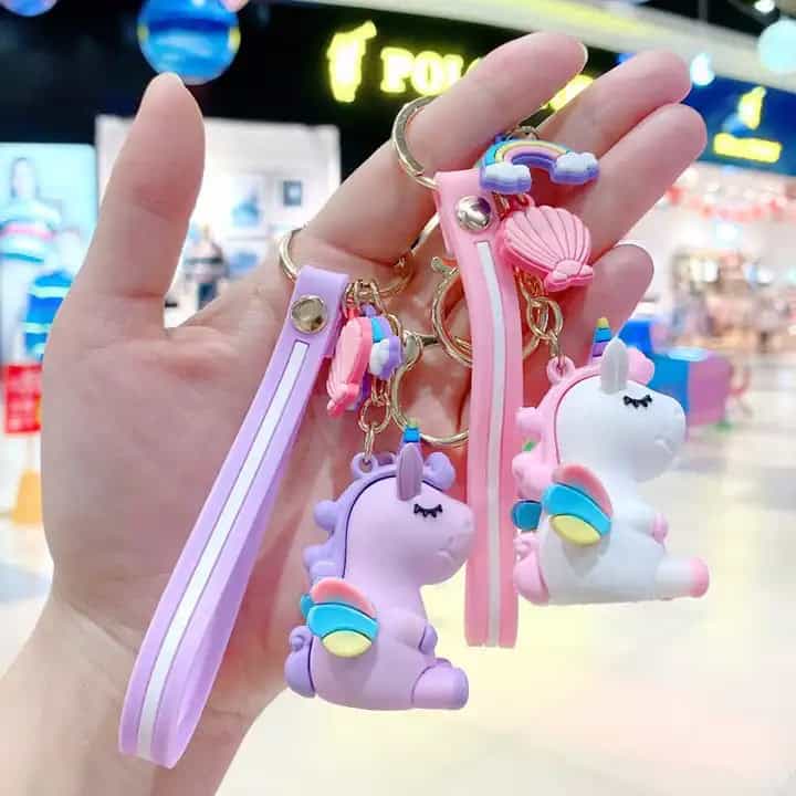 Llavero Unicornio Cartoon de Silicona 🦄✨ – ¡Tu Compañero Adorable para Llevar a Todas Partes!