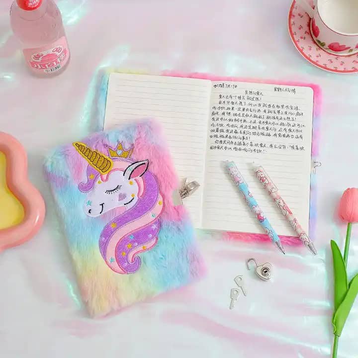 Diario Intimo Infantil de Peluche Unicornio con Candado y Llave 🔒🦄 – ¡Secretos Seguros y Estilo Suave!